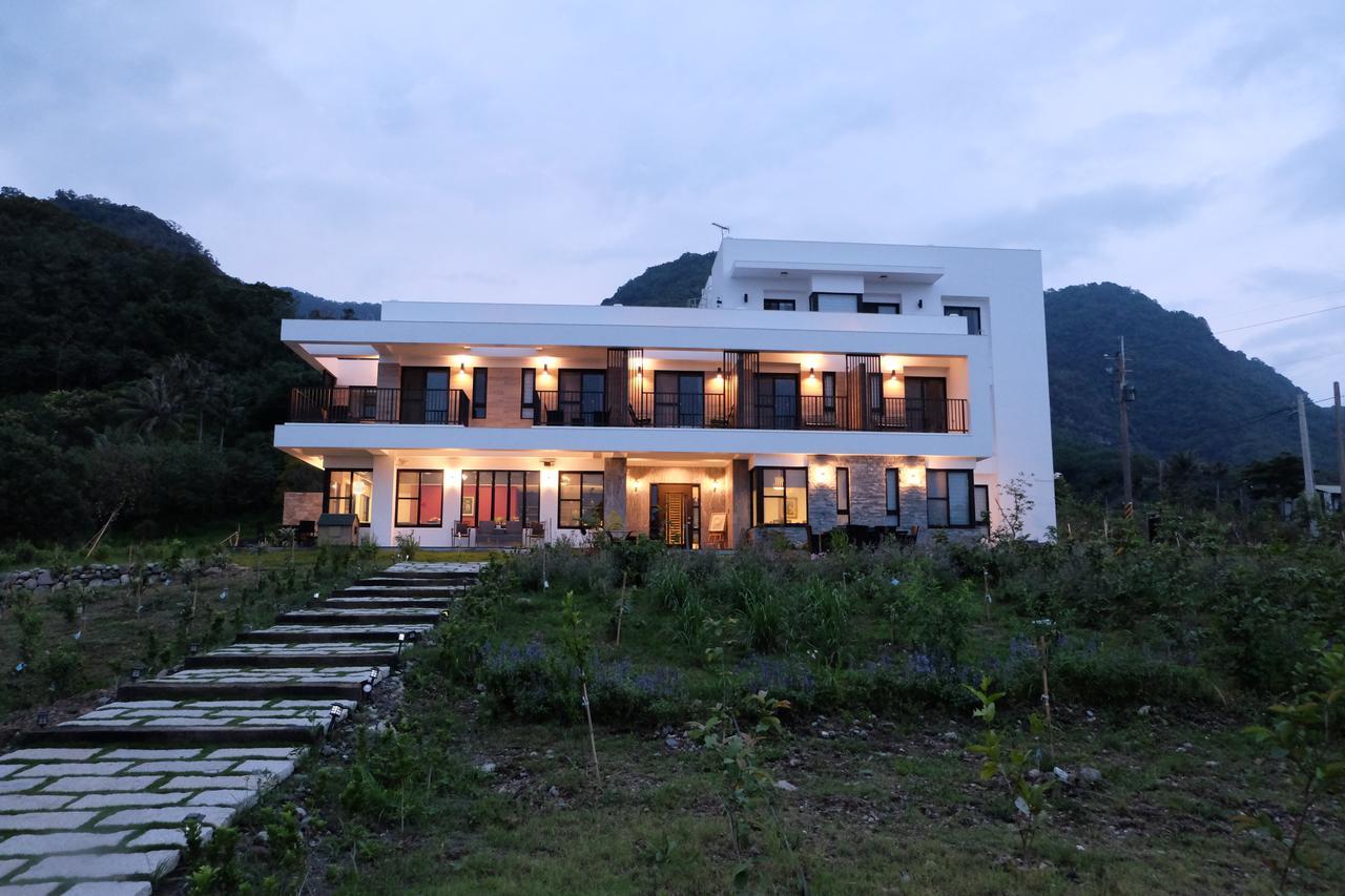 Moonlit Seaview Homestay 東河郷 エクステリア 写真